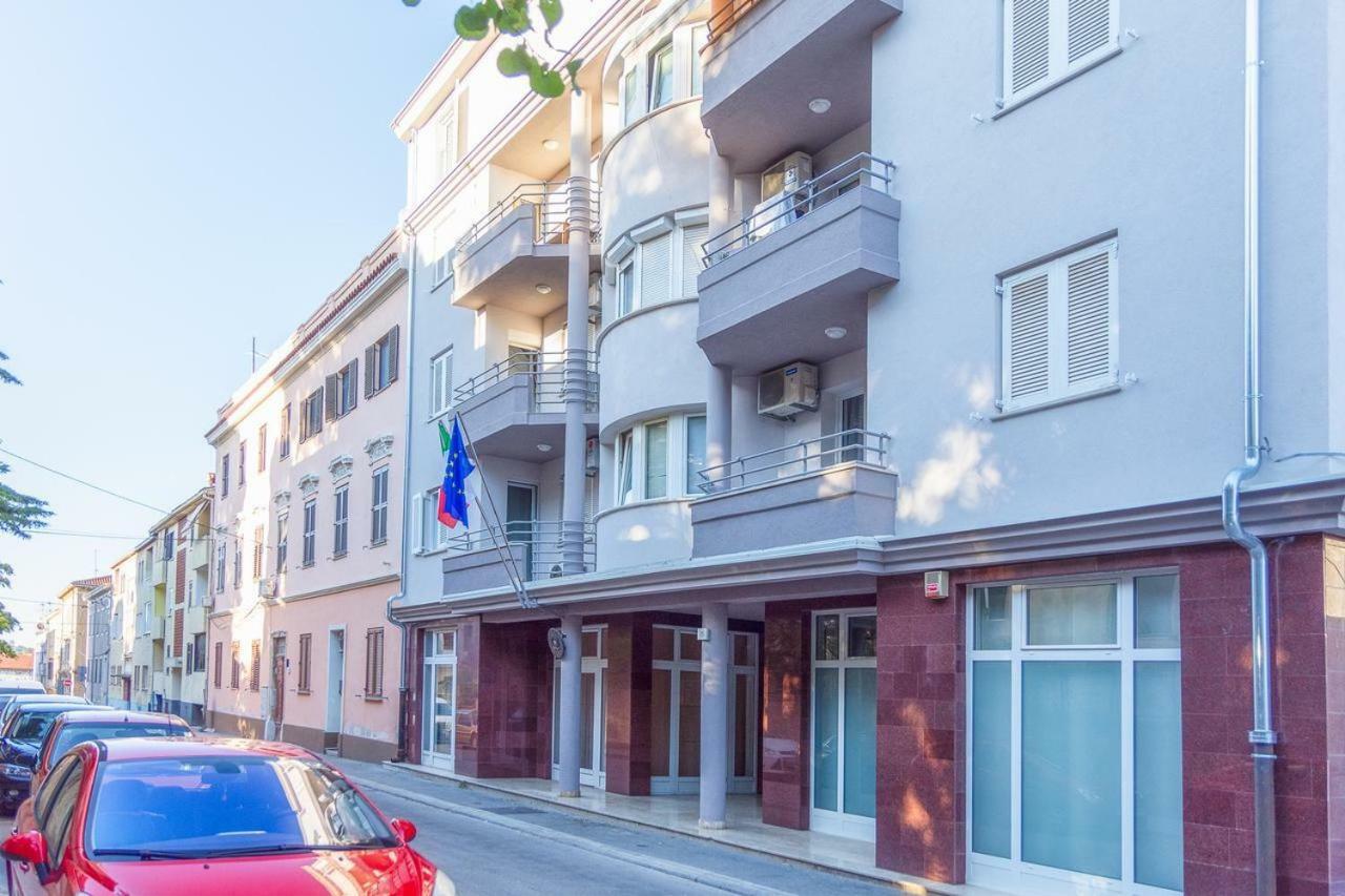 Sunny Corner In City Center With Free Parking Διαμέρισμα Πούλα Εξωτερικό φωτογραφία